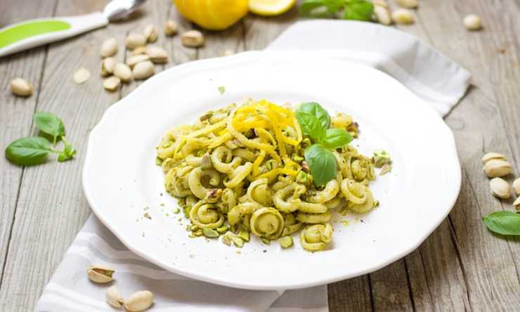 pasta besciamella pistacchio