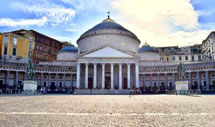 Napoli mangiare sospesi