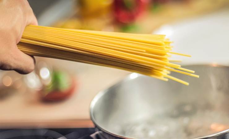 Spaghetti vongole tocco finale