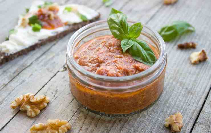 passata di pomodoro aperta