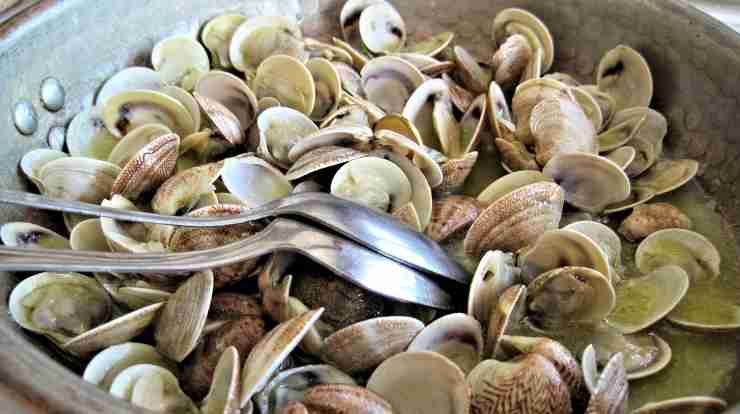 spaghetti con le vongole saporiti