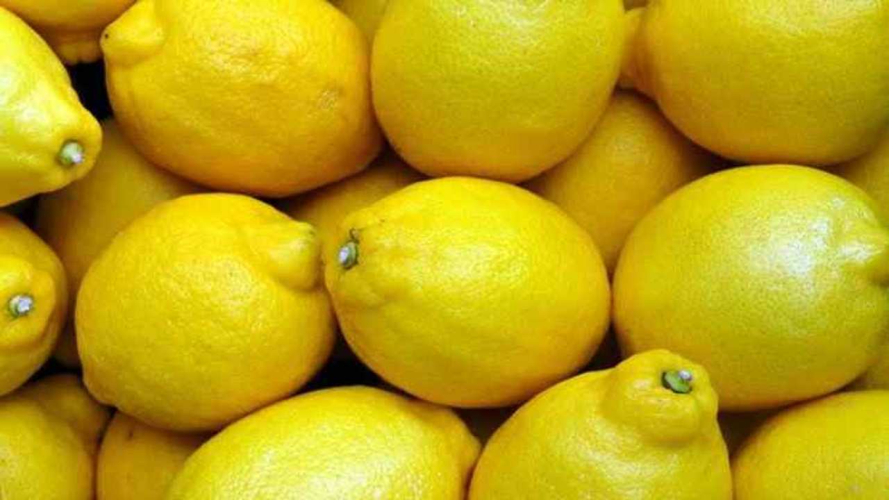 limone alcool acqua tiepida