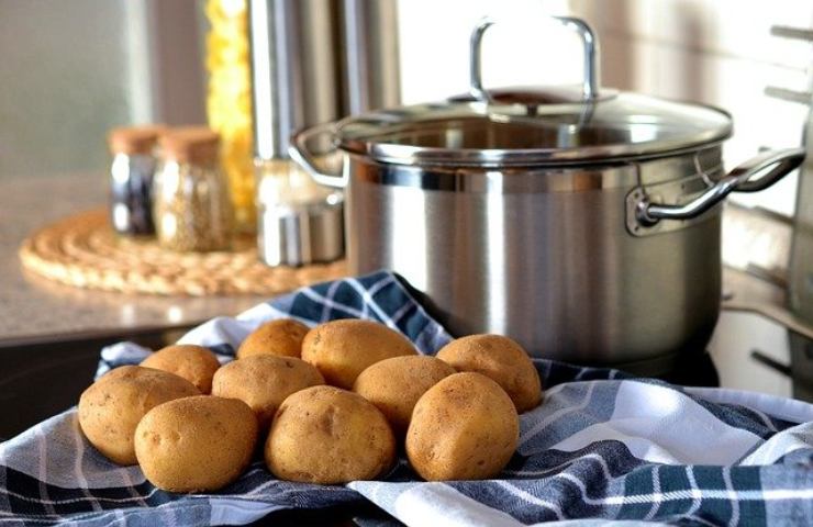 BAsta rotolo di pasta sfoglia