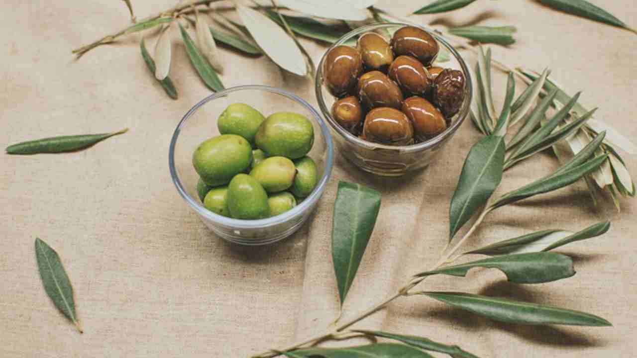 snocciolare olive