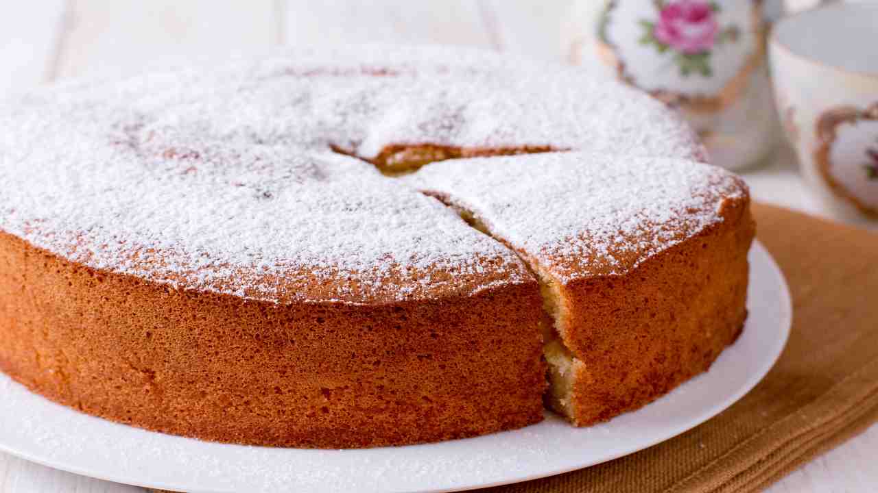 torta gonfia al centro