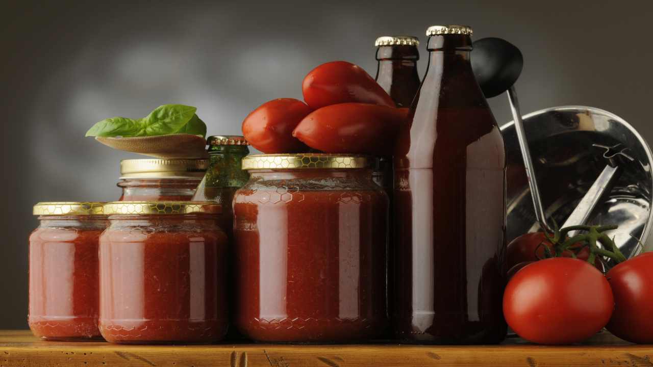 passata di pomodoro aperta