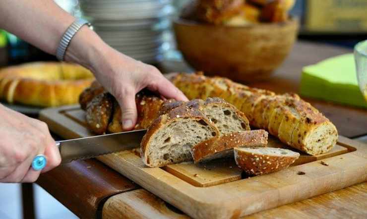 tagliare pane