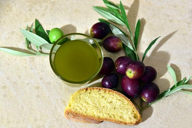 Olio tonno buttato via