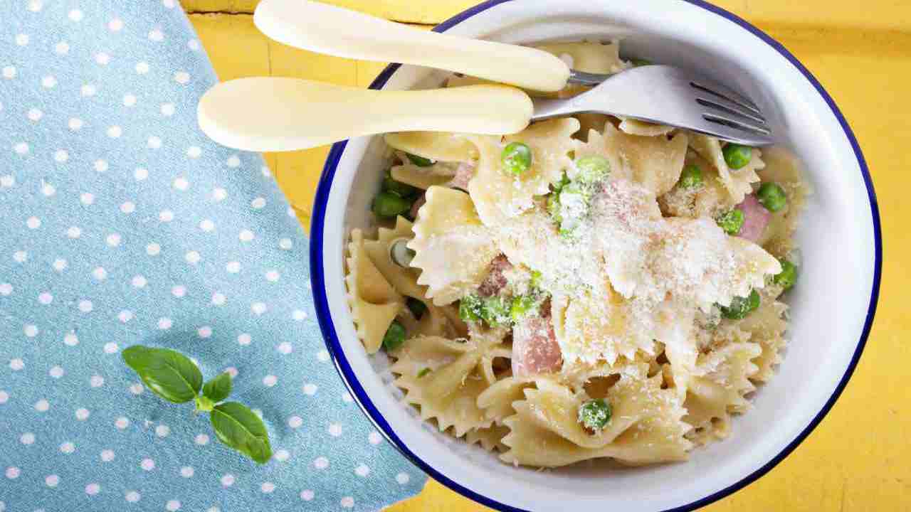 pasta piselli e prosciutto