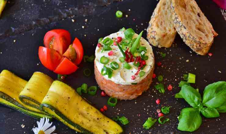 salmone zucchine peperoni