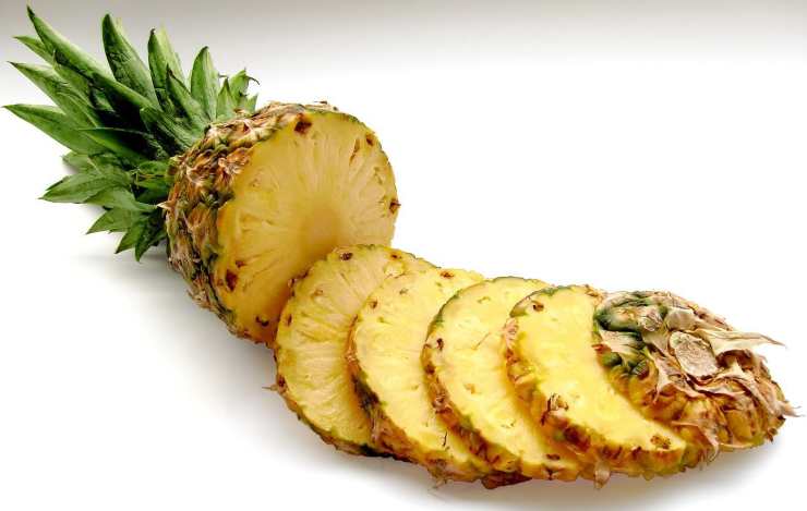 taglia l'ananas