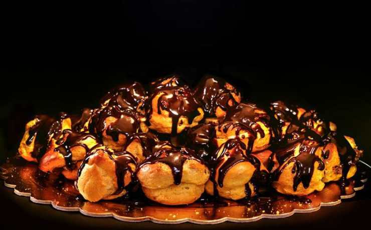 gelato profiteroles