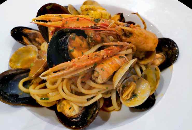 spaghetti scoglio napoletana