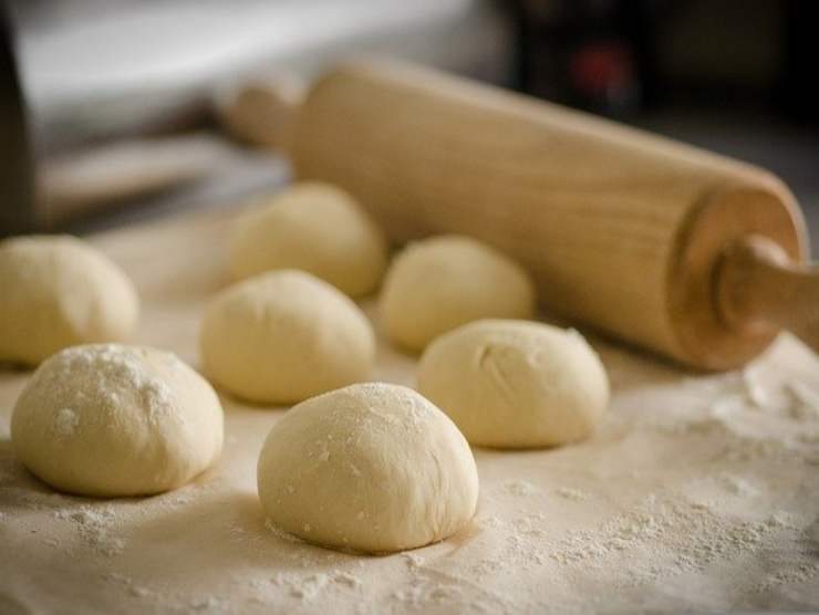 focaccia impasto