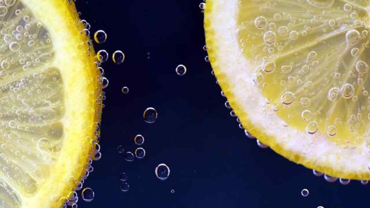 acqua limone bucato