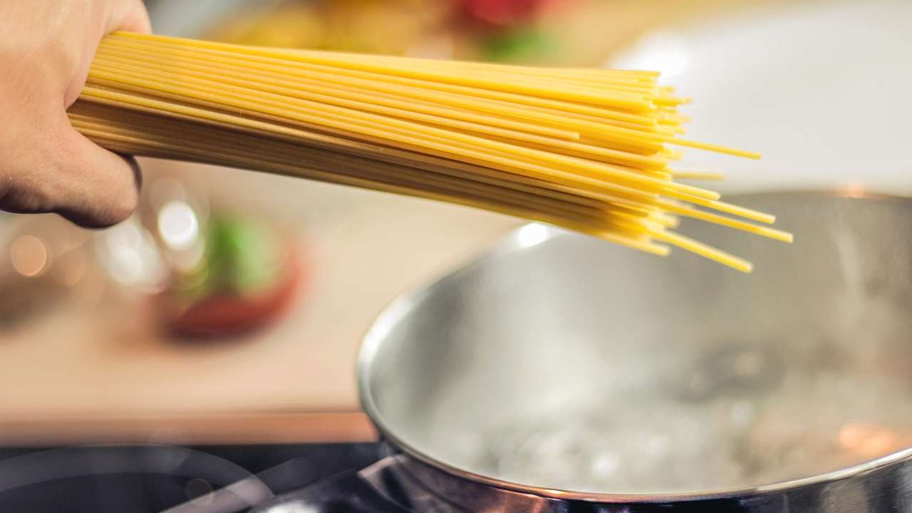 Spaghetti aglio olio pranzo