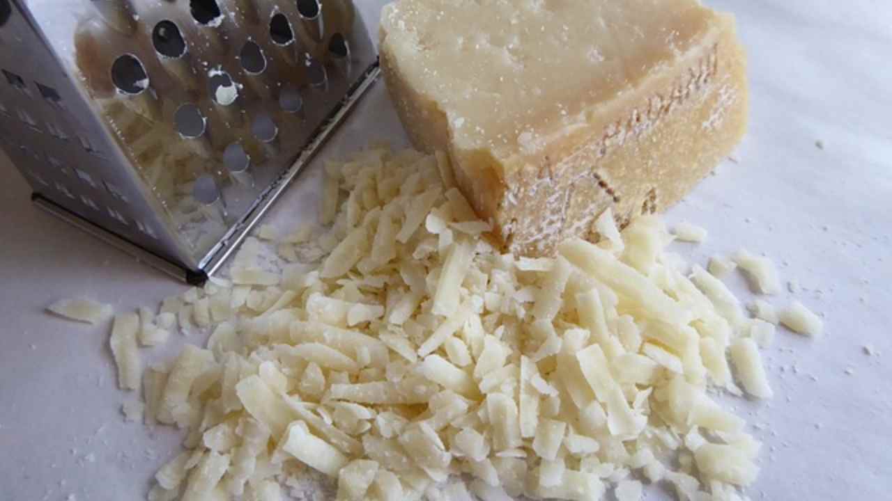 grattugia pulire formaggio