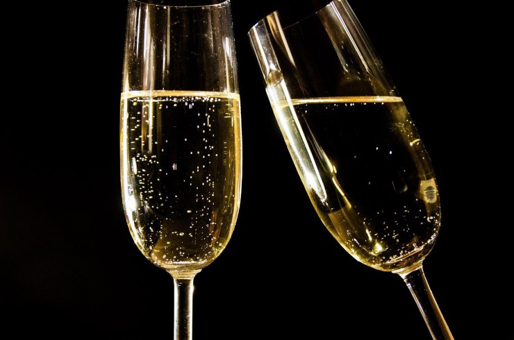 perché si brinda con lo champagne