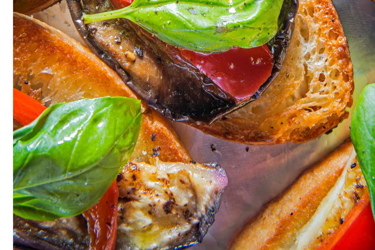 Bruschette veloci con melanzane e pomodori