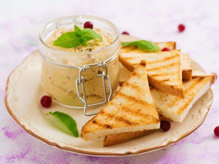 crostini con paté di tonno